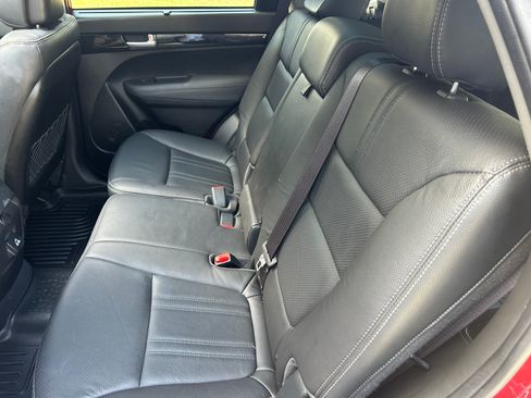 Used 2014 Kia Sorento SX w/ 3rd Row Package image 15