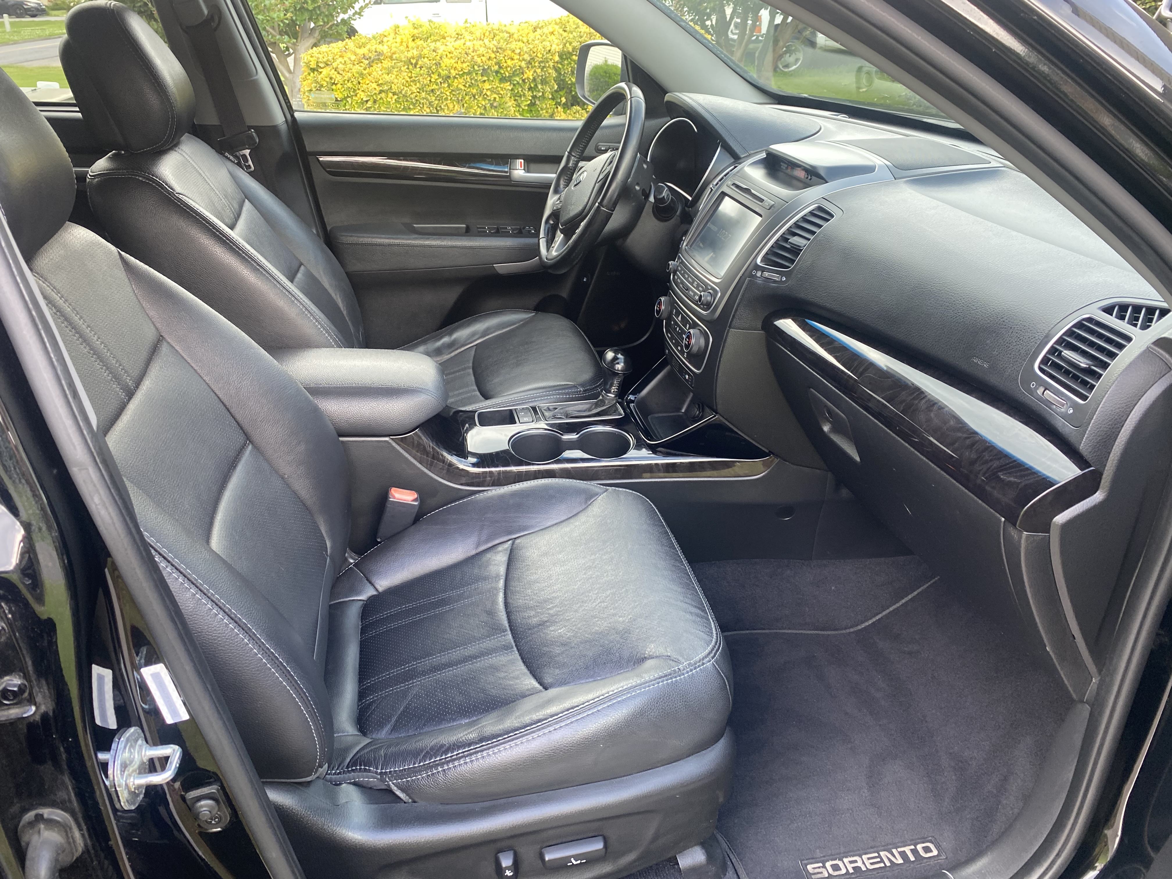 Used 2015 Kia Sorento SX FWD image 11