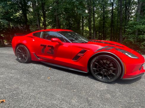Used 2019 Chevrolet Corvette Grand Sport RWD image 2