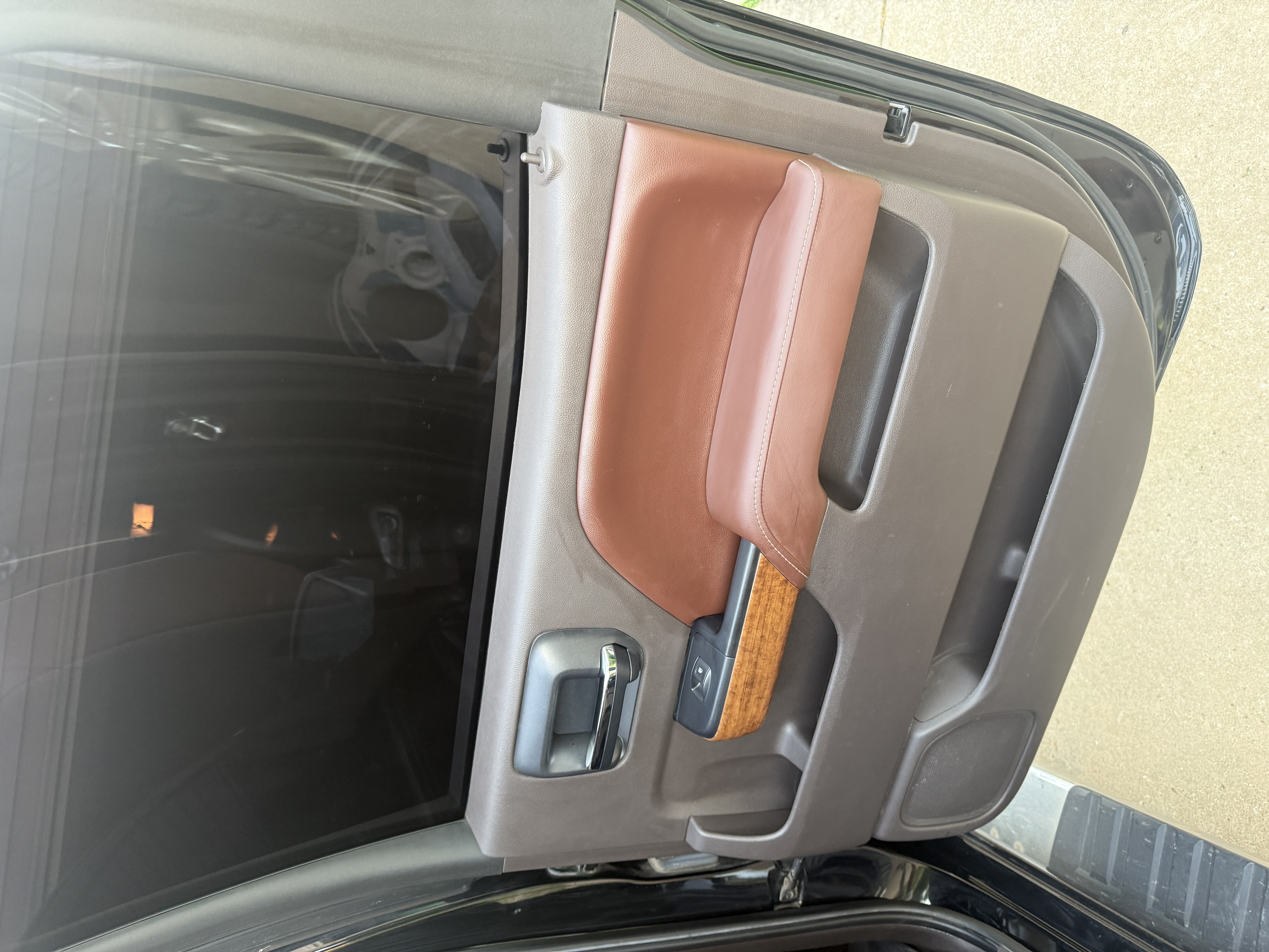 Used 2015 Chevrolet Silverado 1500 High Country w/ High Country Premium Package AWD/4WD image 19