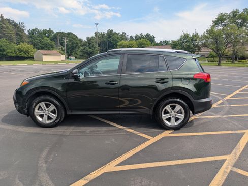 Used 2013 Toyota RAV4 XLE FWD image 1