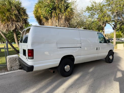 Used 2004 Ford E-350 and Econoline 350 Extended Super Duty image 19