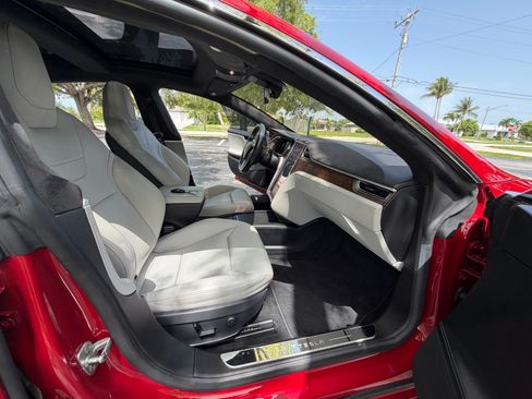 Used 2016 Tesla Model S 75 RWD image 16