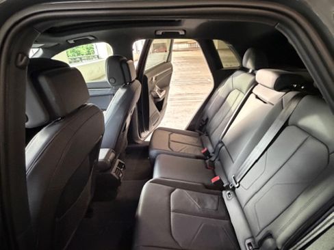 Used 2020 Audi Q3 2.0T Premium Plus w/ Premium Plus Package image 16