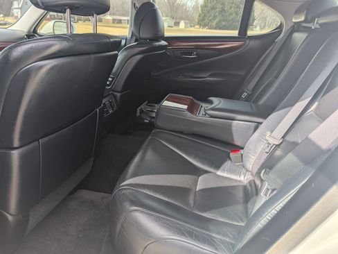 Used 2010 Lexus LS 460 AWD image 20