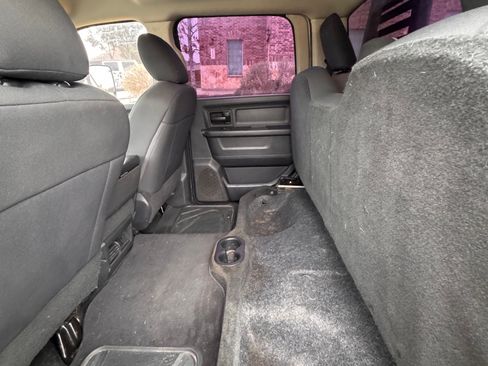 Used 2012 RAM 2500 ST w/ Chrome Appearance Group image 12