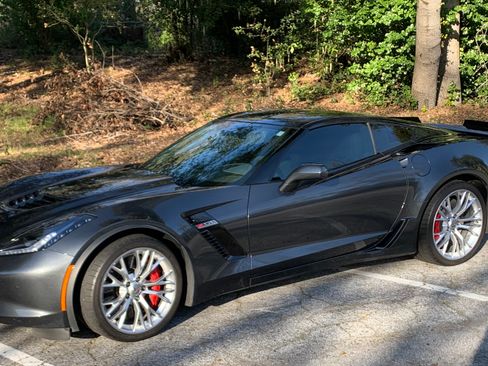Used 2017 Chevrolet Corvette Z06 w/ Z07 Performance Package image 4