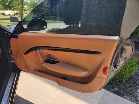 Used 2015 Maserati GranTurismo Convertible image 2