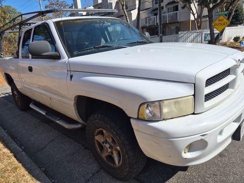 Used 2000 Dodge Ram 1500 Truck 2WD Quad Cab image 8