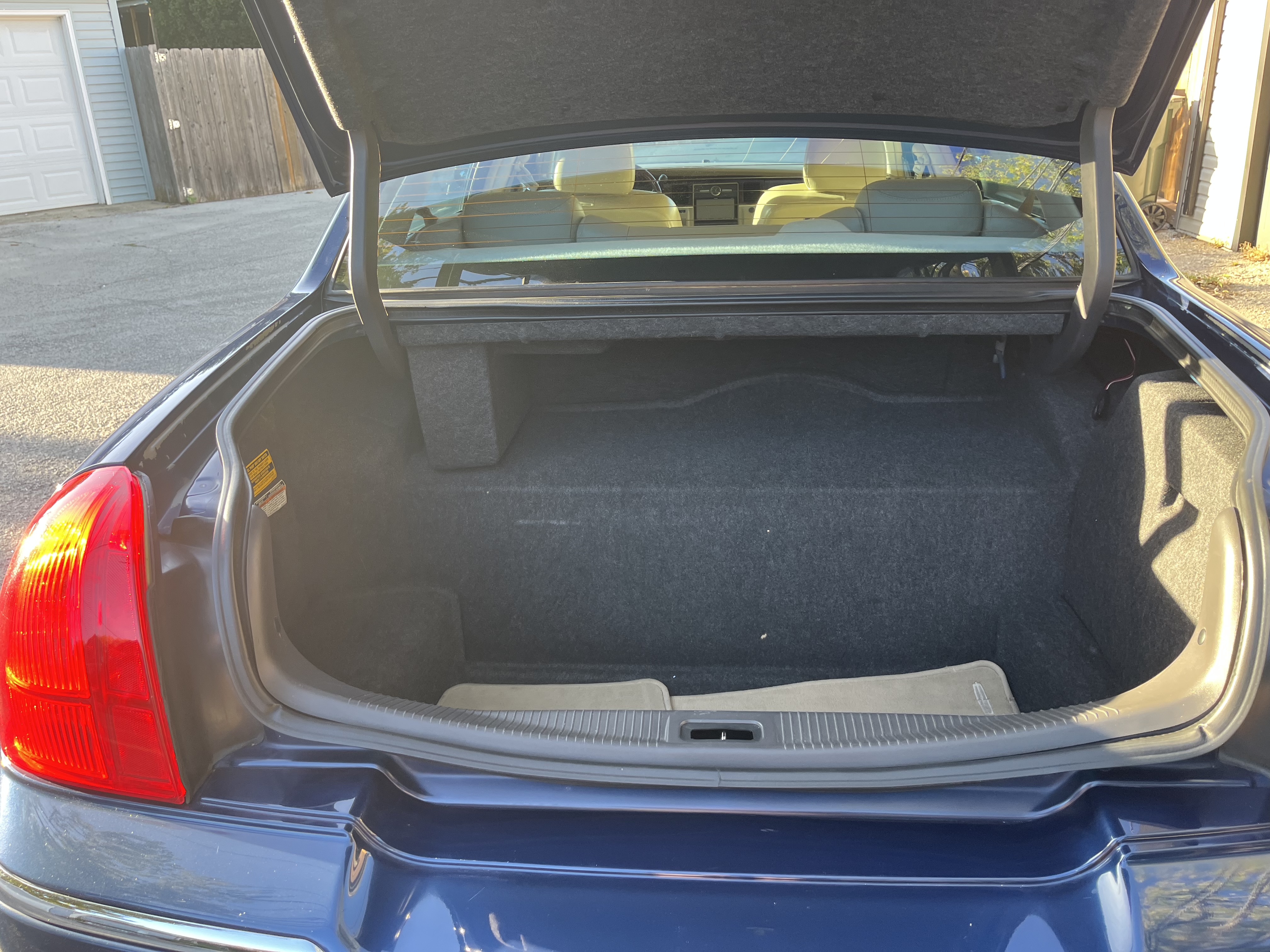 Used 2009 Lincoln Town Car Signature L RWD image 12