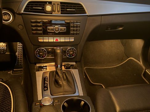 Used 2013 Mercedes-Benz C 250 Sedan image 8