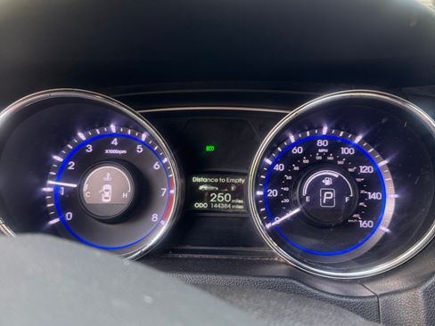 Used 2013 Hyundai Sonata SE w/ Navigation & Sunroof Pkg FWD image 1