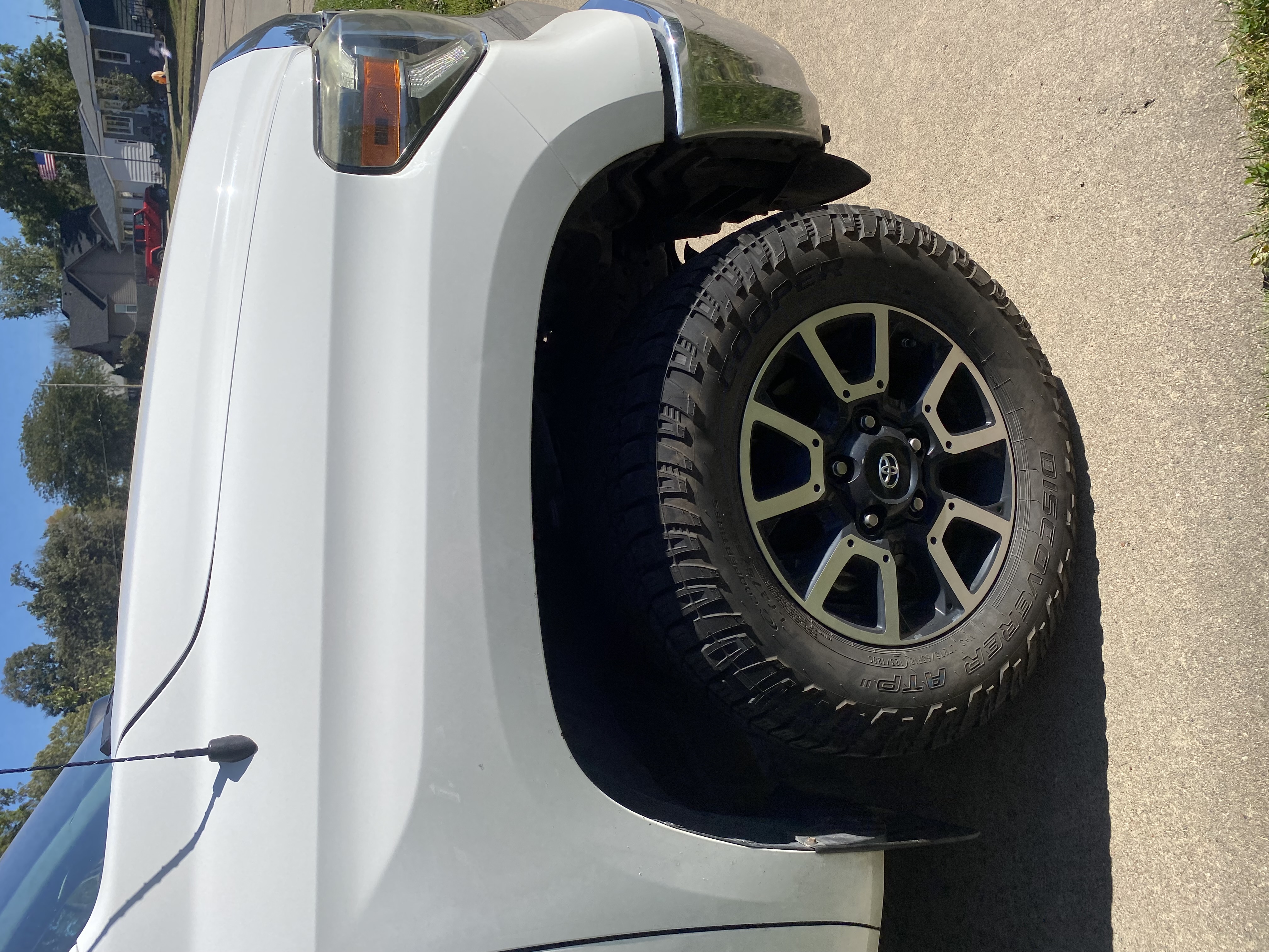 Used 2018 Toyota Tundra SR5 w/ TRD Off Road Package AWD/4WD image 13