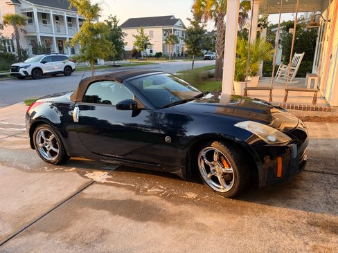 Used 2007 Nissan 350Z Grand Touring RWD image 6