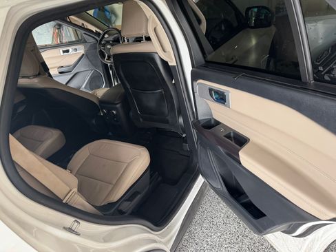 Used 2020 Ford Explorer Limited image 14