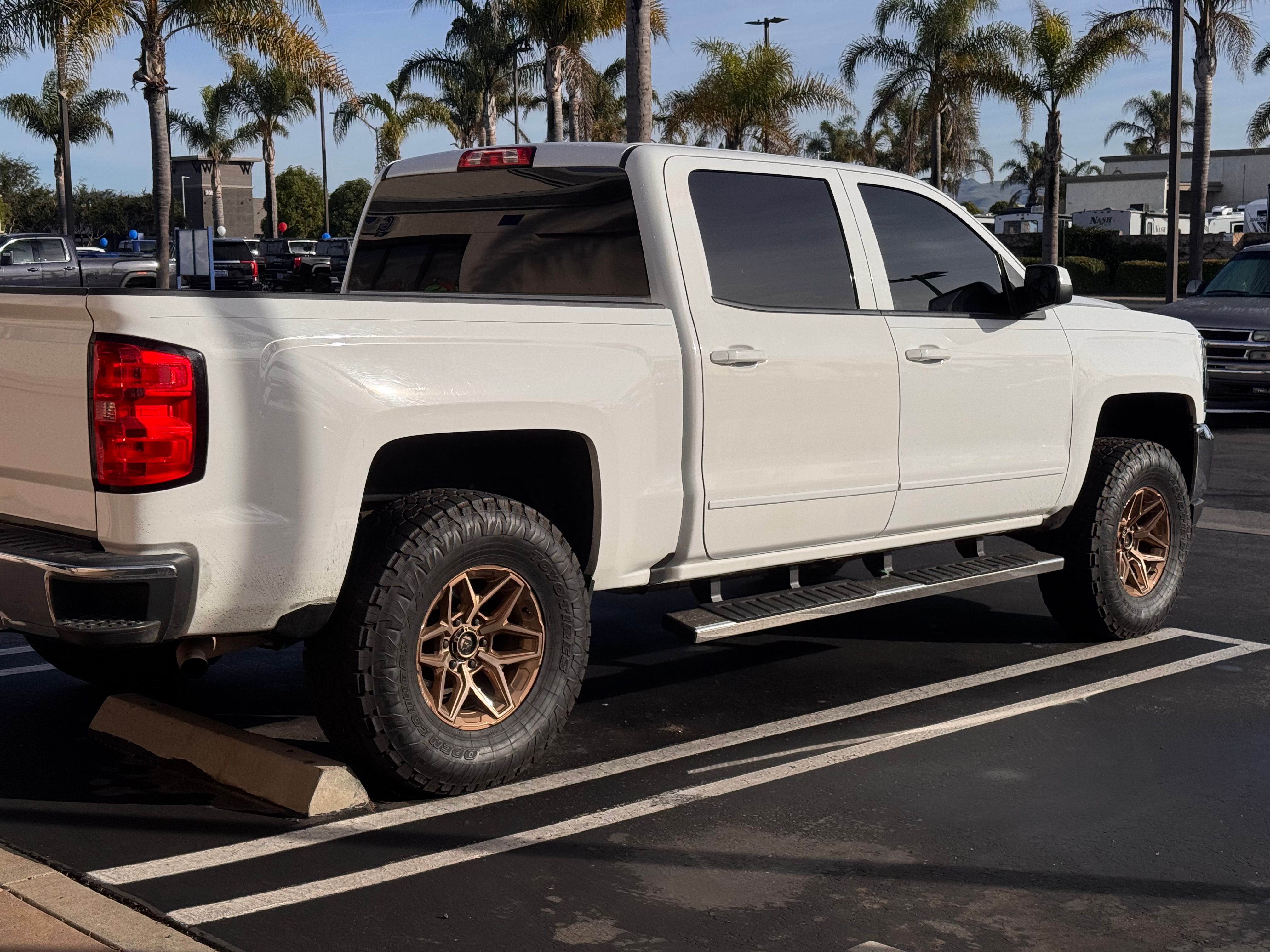 Used 2018 Chevrolet Silverado 1500 LT w/ Texas Edition RWD image 16