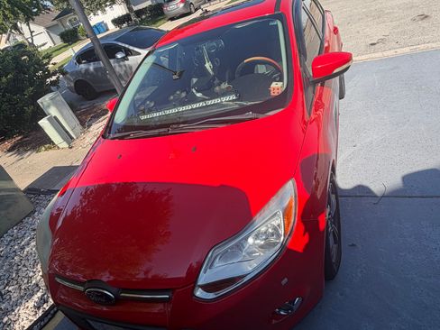 Used 2014 Ford Focus SE FWD image 1