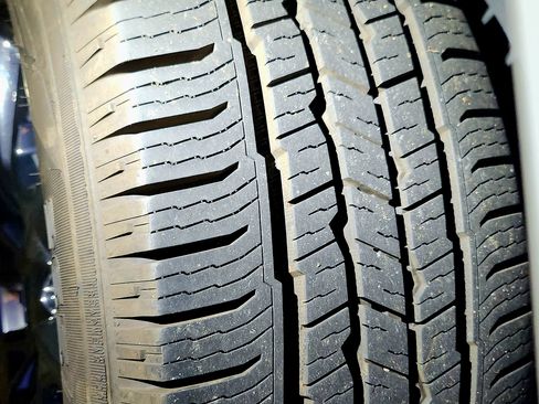 Used 2019 Ford Ranger XLT w/ Equipment Group 302A Luxury image 6