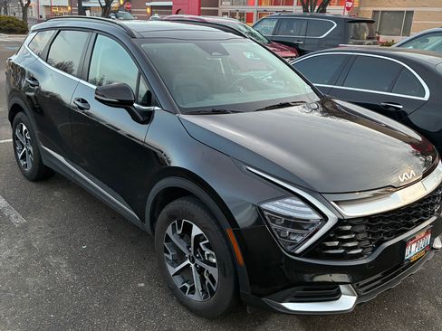 Used 2025 Kia Sportage EX w/ EX Premium Package image 2