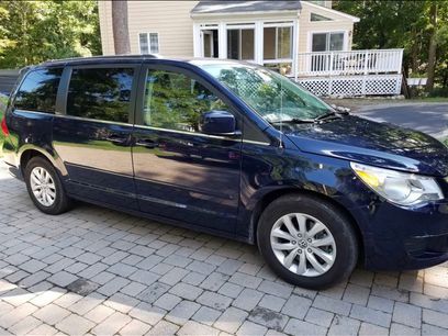 Used 2014 Volkswagen Routan SE