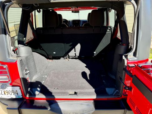 Used 2015 Jeep Wrangler Unlimited Sport w/ Quick Order Package 24S image 14