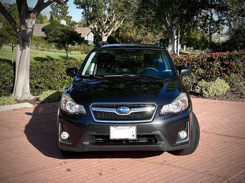 Used 2016 Subaru Crosstrek 2.0i Premium image 2