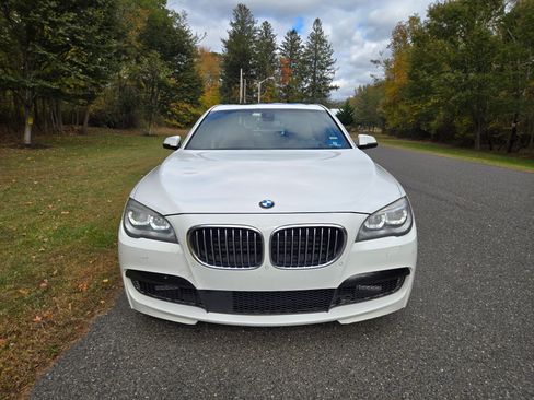 Used 2015 BMW 750i xDrive w/ M Sport Edition image 6