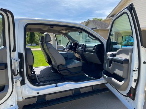 Used 2017 Ford F250 XL w/ Power Equipment Group AWD/4WD image 25