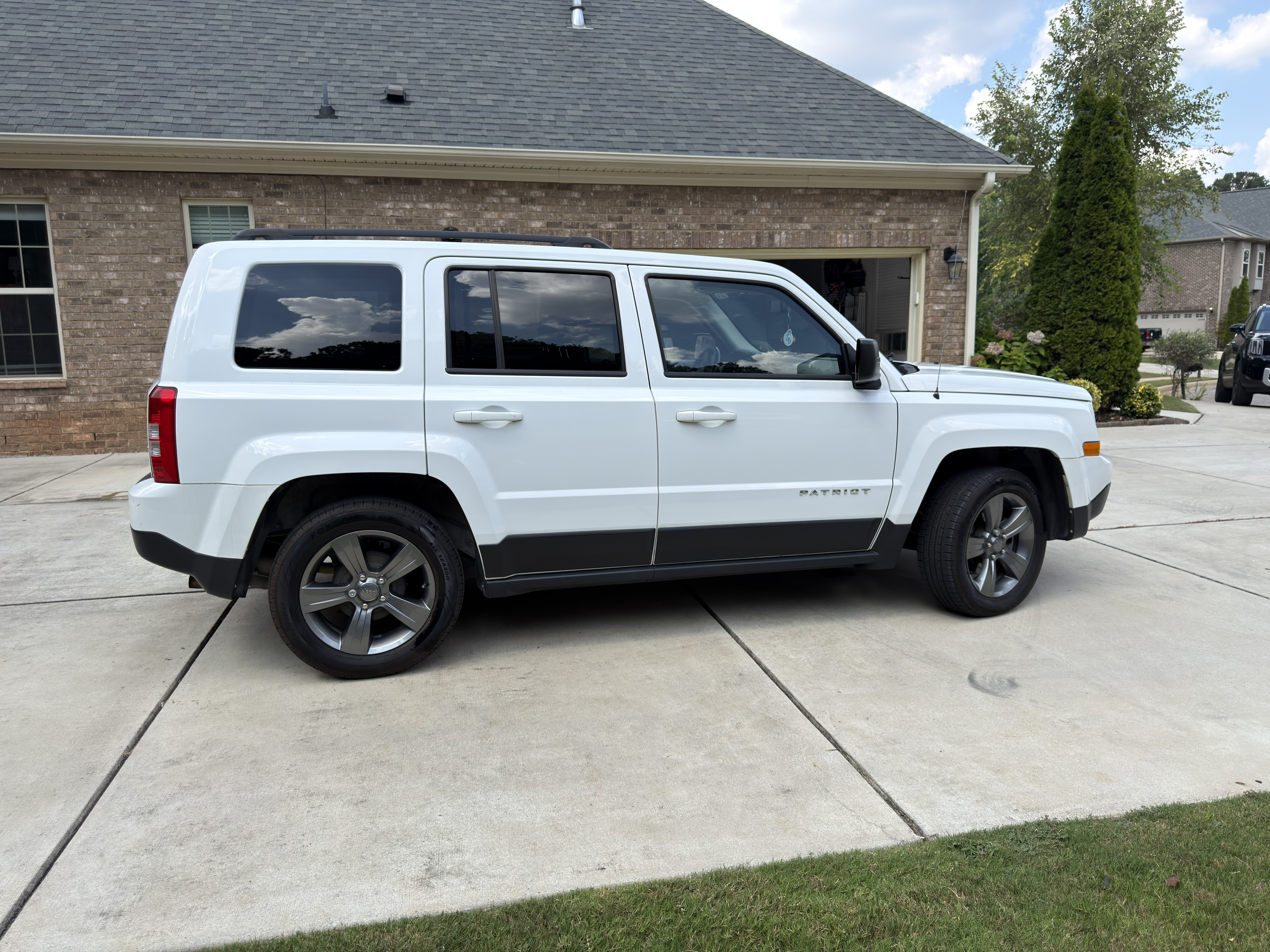 Used 2014 Jeep Patriot High Altitude FWD image 1