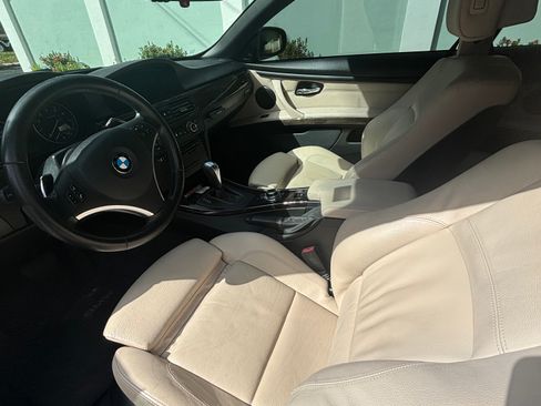 Used 2011 BMW 328i Convertible image 9