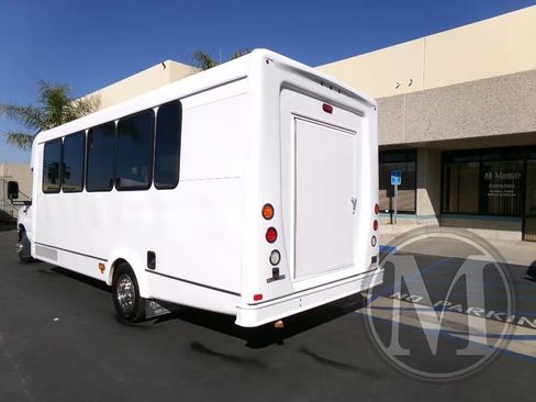 Used 2019 Ford E-450 and Econoline 450 Super Duty w/ Shuttle Bus Prep Package image 9