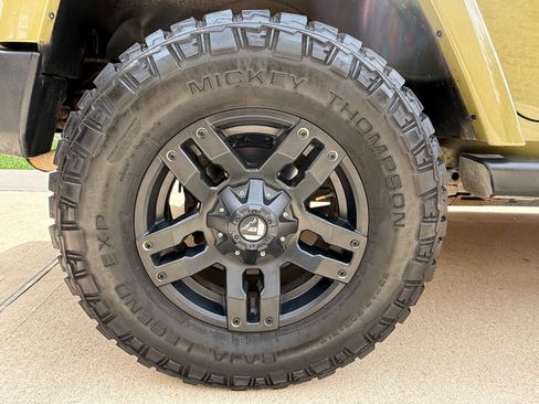 Used 2013 Jeep Wrangler Unlimited Sahara w/ Dual Top Group AWD/4WD image 6