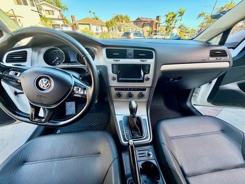 Used 2015 Volkswagen Golf S FWD image 12