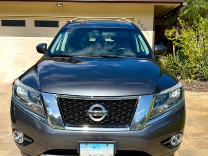 Used 2014 Nissan Pathfinder SL