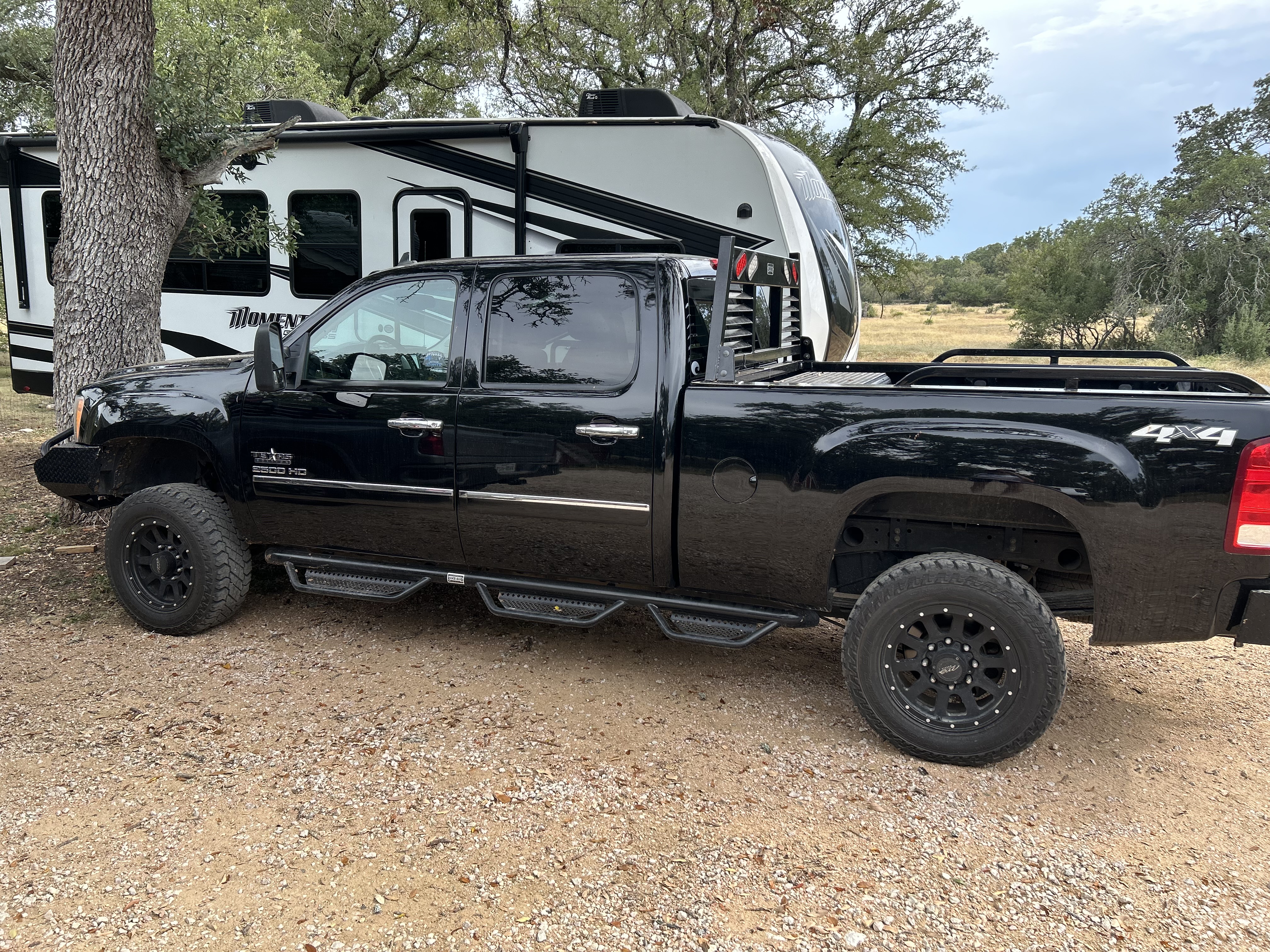 Used 2014 GMC Sierra 2500 SLE w/ Texas Edition AWD/4WD image 1