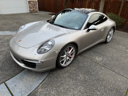 Used 2013 Porsche 911 Carrera S image 19