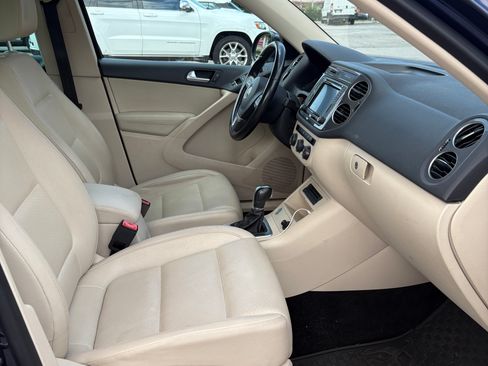 Used 2016 Volkswagen Tiguan SE image 9