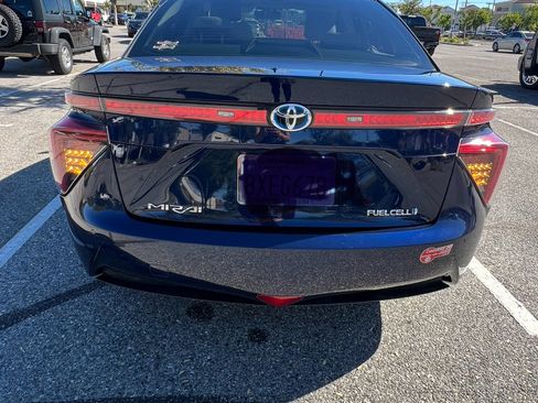 Used 2018 Toyota Mirai image 9