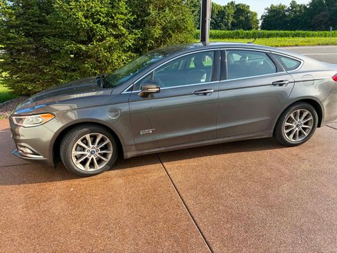 Used 2017 Ford Fusion Energi SE FWD image 1