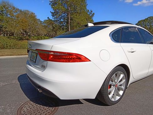 Used 2019 Jaguar XF Premium image 9
