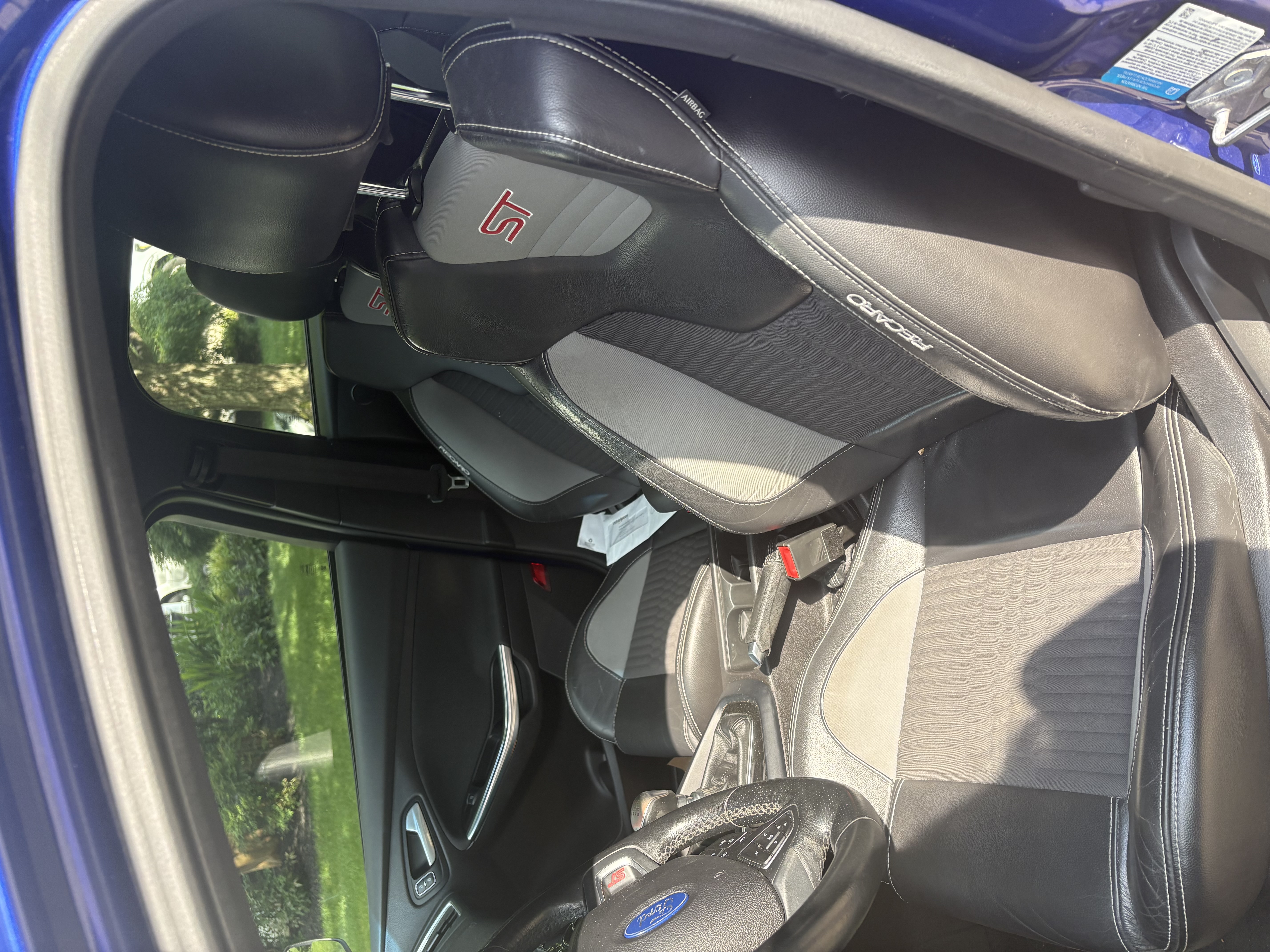 Used 2015 Ford Focus ST w/ Equipment Group 401A FWD image 2