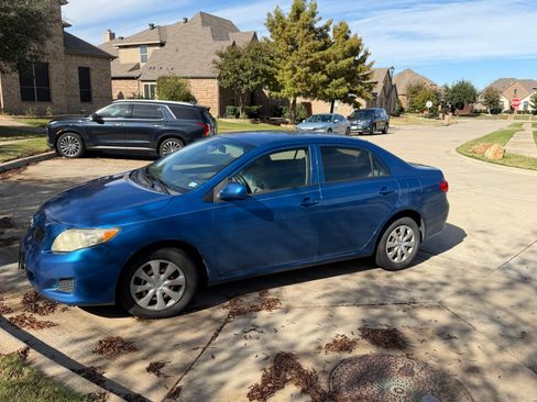 Used 2010 Toyota Corolla image 2