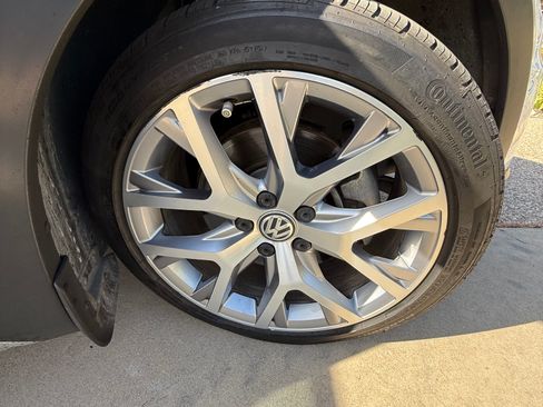 Used 2018 Volkswagen Golf Alltrack SEL image 14