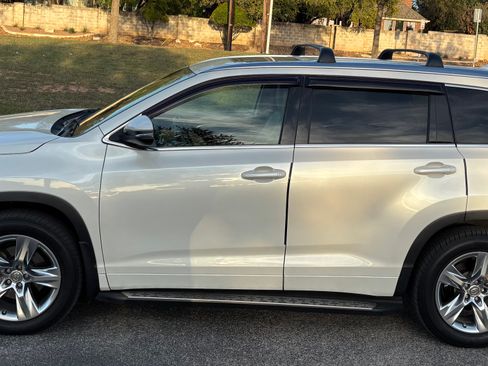 Used 2015 Toyota Highlander Limited image 2