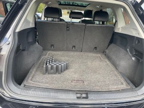 Used 2018 Volkswagen Tiguan SEL image 11