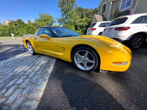 Used 2000 Chevrolet Corvette Coupe w/ Memory Pkg image 8