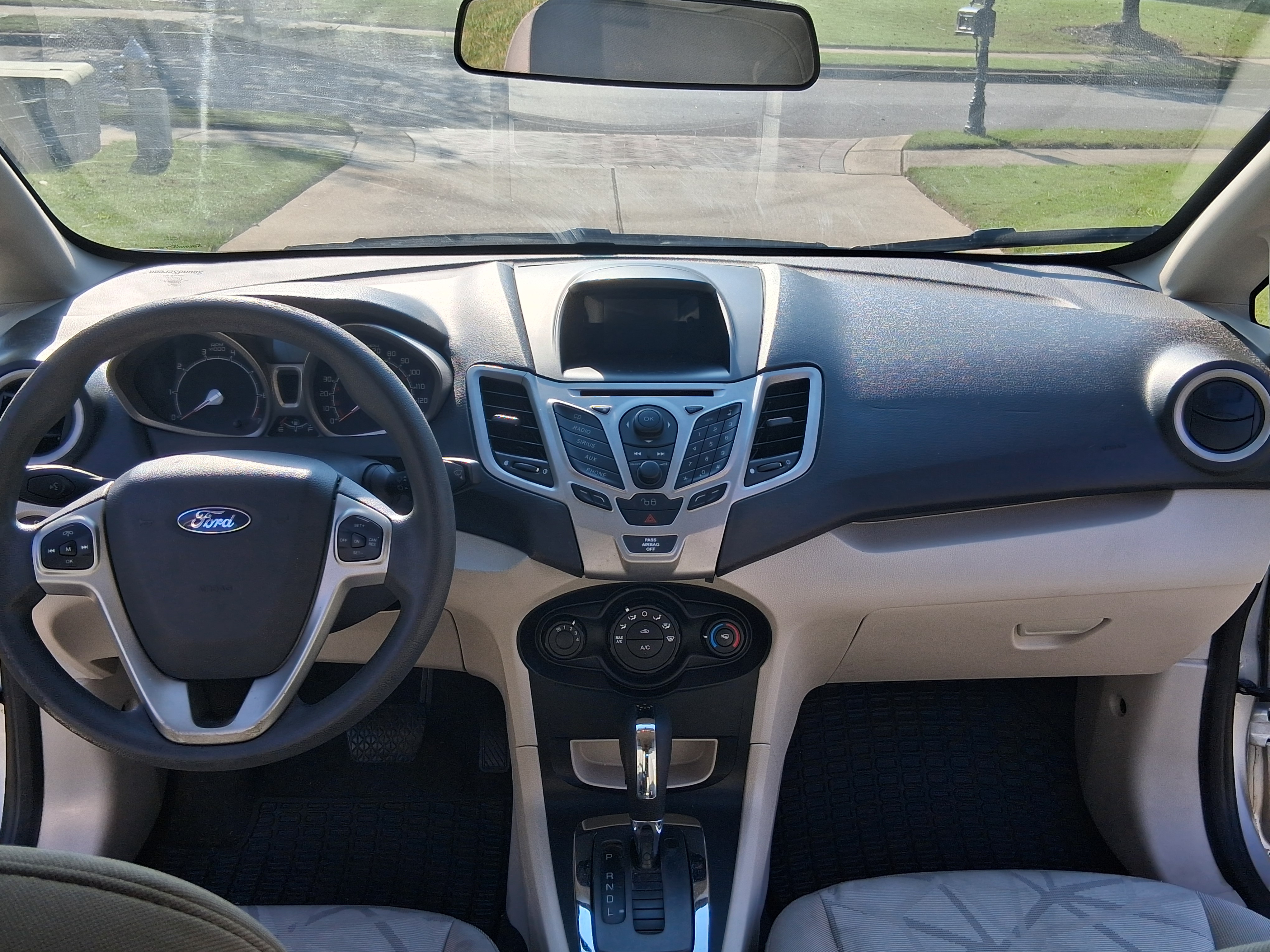 Used 2012 Ford Fiesta SE FWD image 12