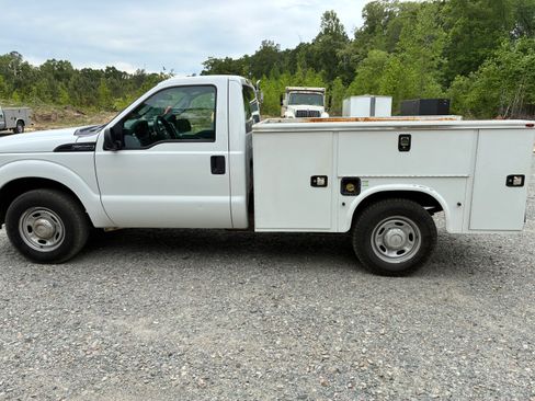 Used 2015 Ford F250 XL RWD image 6