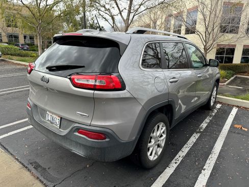 Used 2015 Jeep Cherokee Latitude image 6