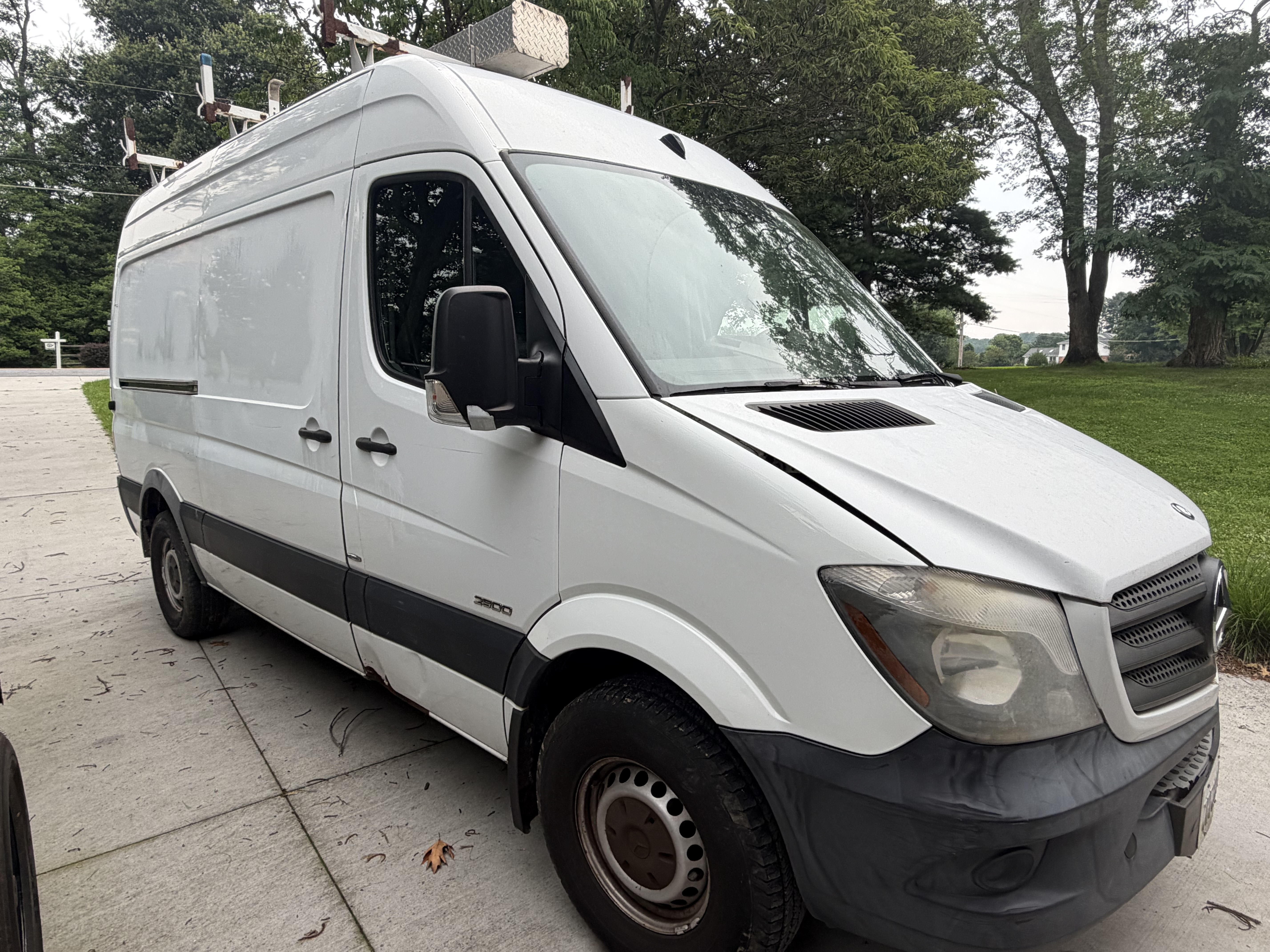 Used 2015 Mercedes-Benz Sprinter 2500 image 4